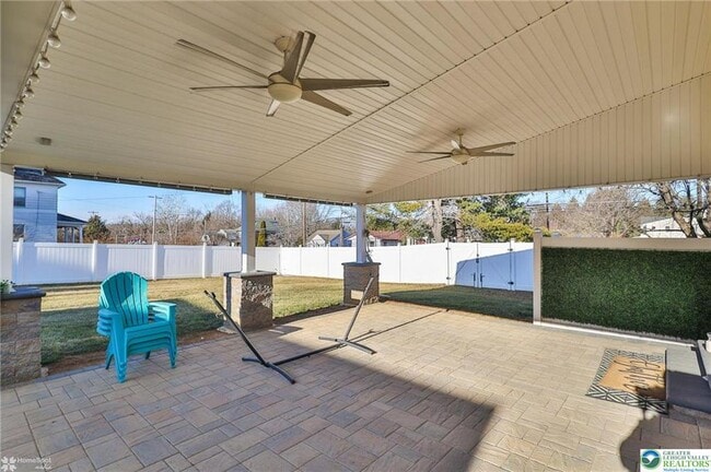 Building Photo - 2811 Kingsview Ave