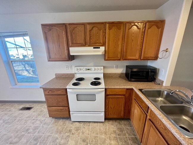 Building Photo - 1290 Clearsprings Dr