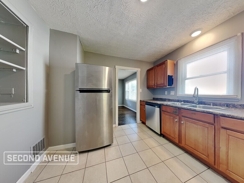 Building Photo - 6535 Coffey St