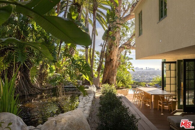 Building Photo - 1427 Kings Rd