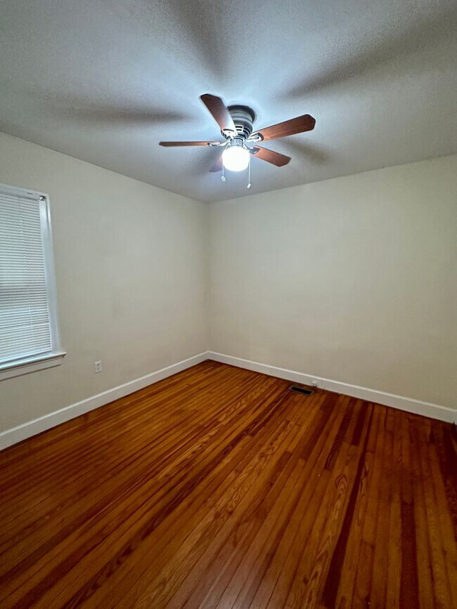 Building Photo - 1513 Elizabeth St