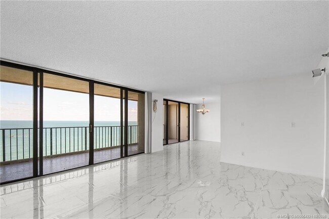 Building Photo - 8750 S Ocean Dr
