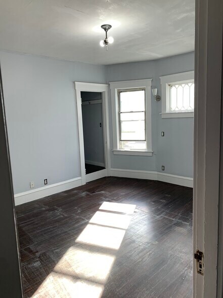 Building Photo - 149 Grand Ave