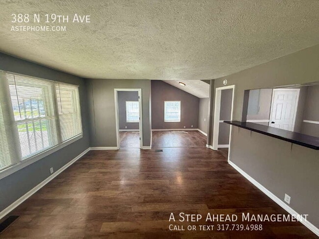 Building Photo - 388 N 19th Ave