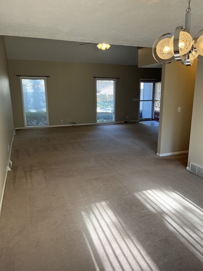 Building Photo - 12063 Burdette Cir