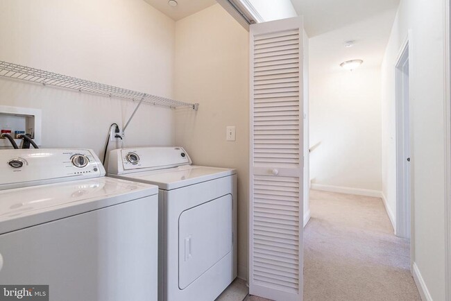 Building Photo - 705 Captains Way
