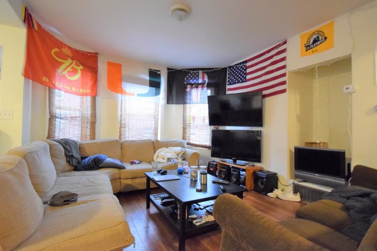 Building Photo - 505 Washington St