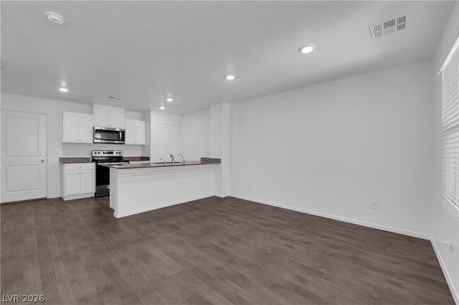 Building Photo - 1114 Scarlet Sparrow St