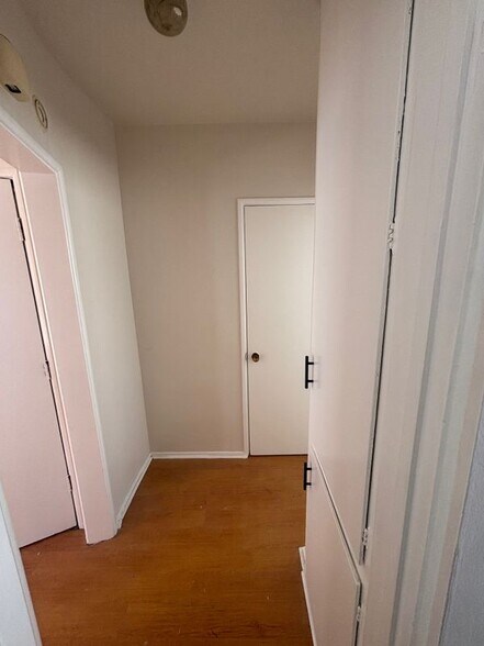 Building Photo - 924 N Ogden Dr