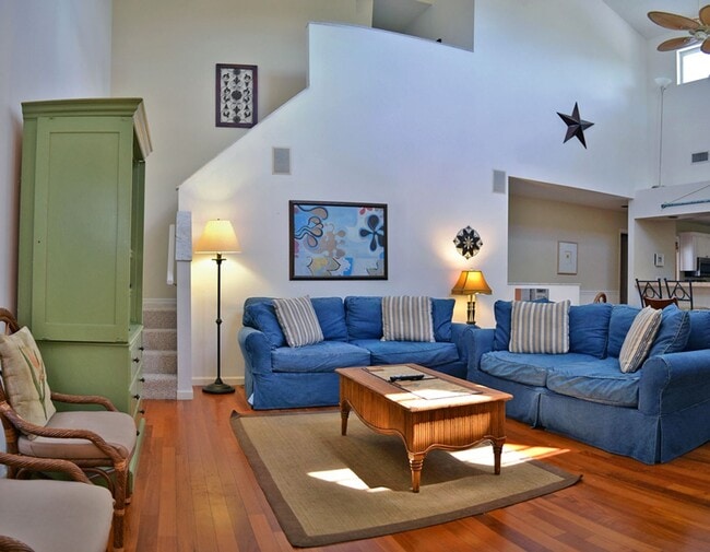 Building Photo - 5157 Sandy Beach Ave
