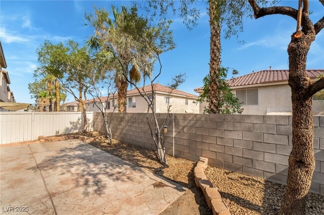 Building Photo - 896 Sheerwater Ave