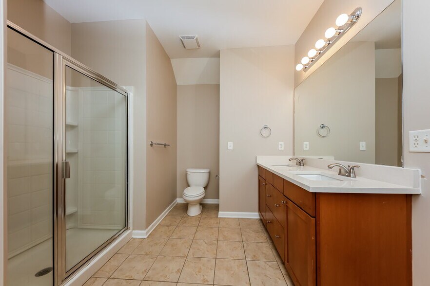 Building Photo - 4550 Black Hills Dr NW