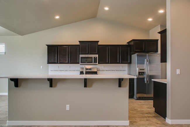 Building Photo - Close to Micron!  5 Bedroom 3 Full Baths -...