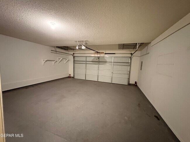 Building Photo - 11213 William McCool St