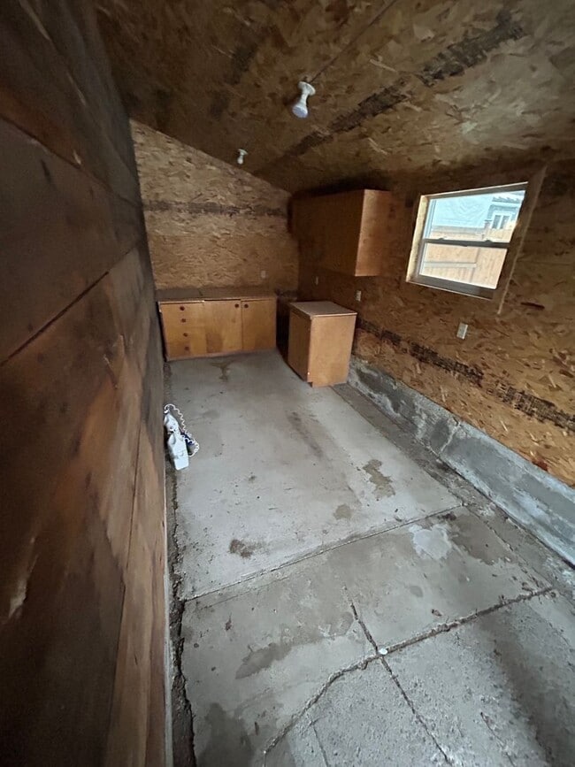 Building Photo - 4 Bedroom Home on Kalispell’s East Side – Spacious Yard & Double Garage