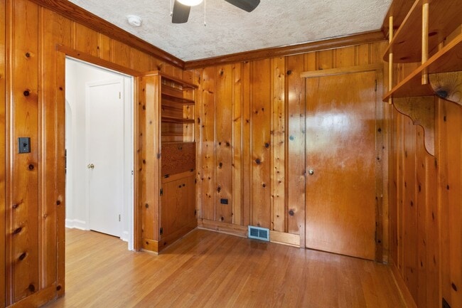 Building Photo - 559 Bailey St