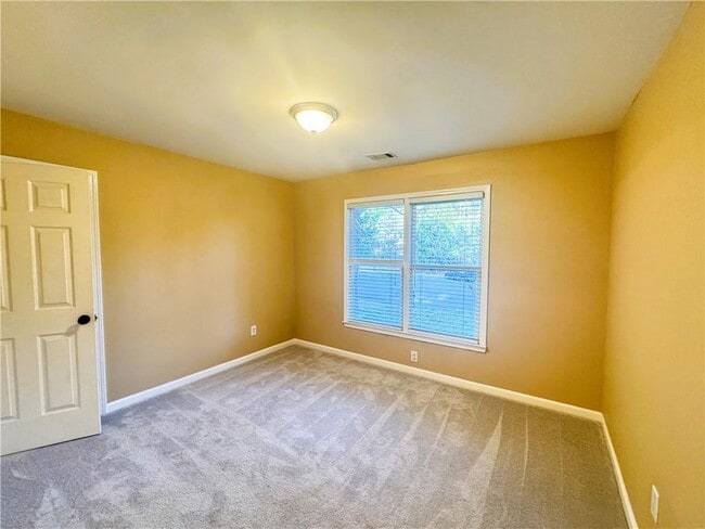 Building Photo - 2550 Wellsley Ln