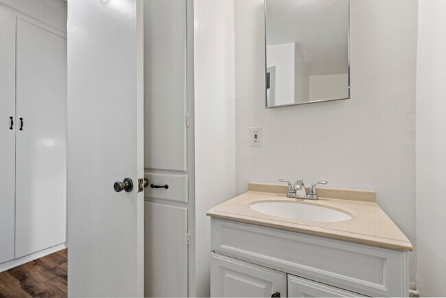 small bathroom - 1223 S Chavez St