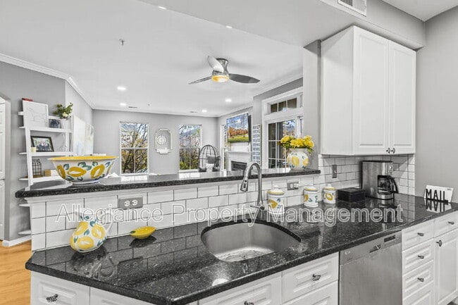 Building Photo - 5108 Donovan Dr