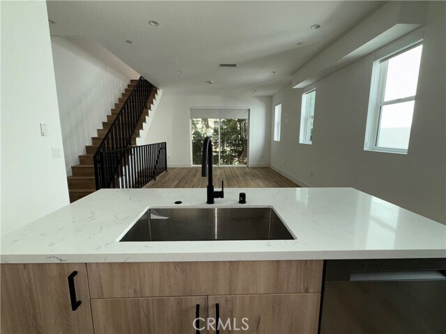 Building Photo - 5042 Laurel Canyon Blvd
