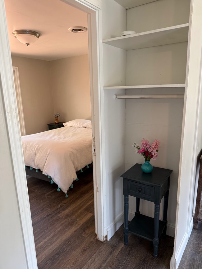 Building Photo - LAND CONTRACT (RENT-TO-OWN)