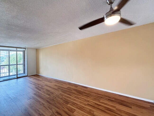 Building Photo - 710 E 200 S