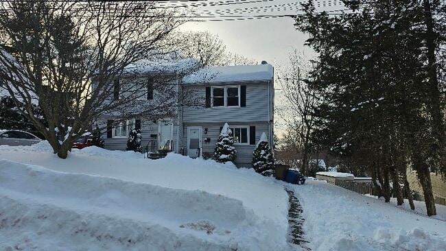 Building Photo - 32 Morrison St