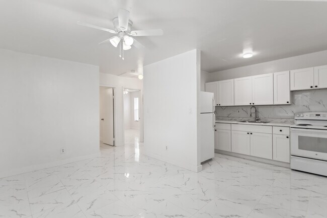 Building Photo - 804 NW 2nd Ave