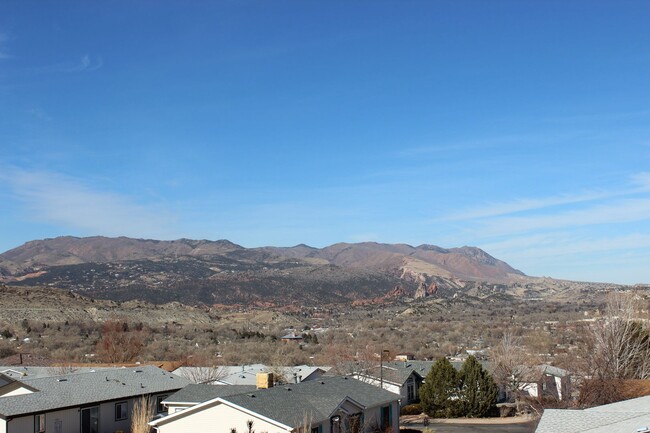 Building Photo - Three bedroom townhome by Bear Creek Park