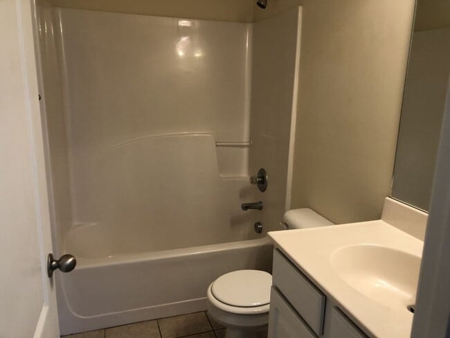 Building Photo - PRE-LEASING FOR AUGUST 10TH, 2026!