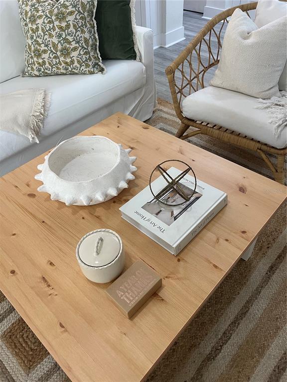 Building Photo - 860 N Orange Ave