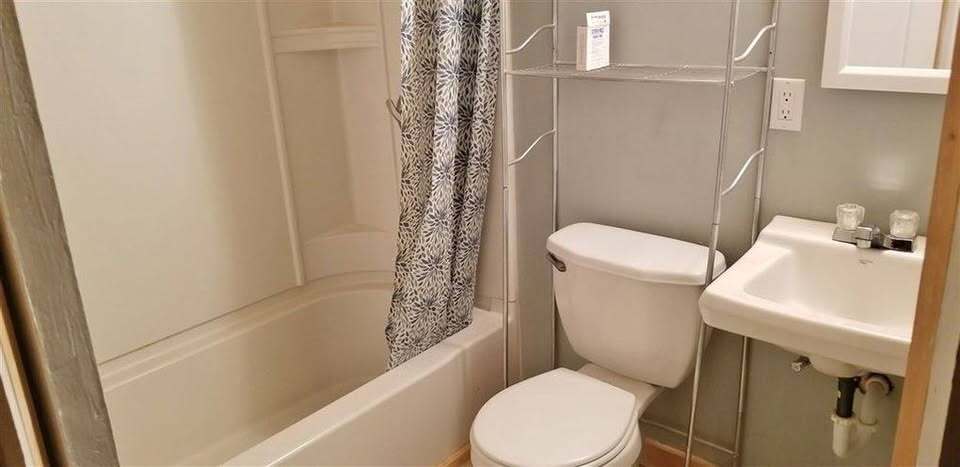 Building Photo - 117 N Main Ave