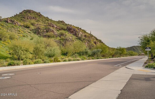 Building Photo - 27057 N Skipping Rock Rd