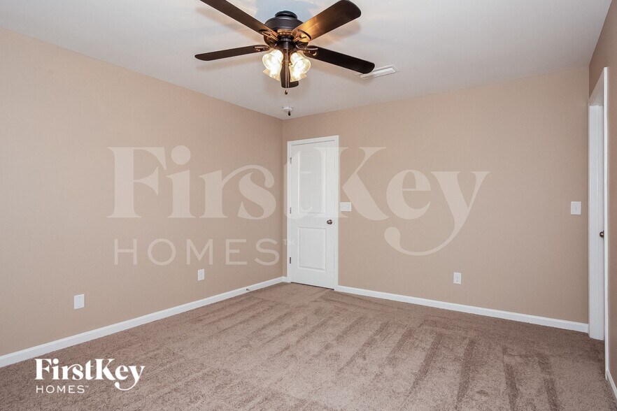 Building Photo - 11507 McDunkeld Dr