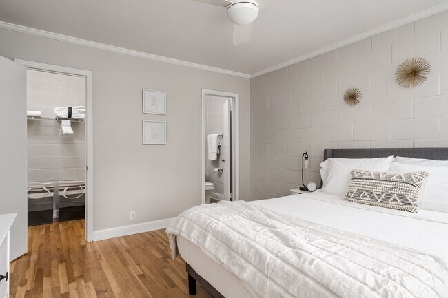 Building Photo - One Bedroom Across From Walking & Biking Trails in Fisher Park - Water & Parking Included