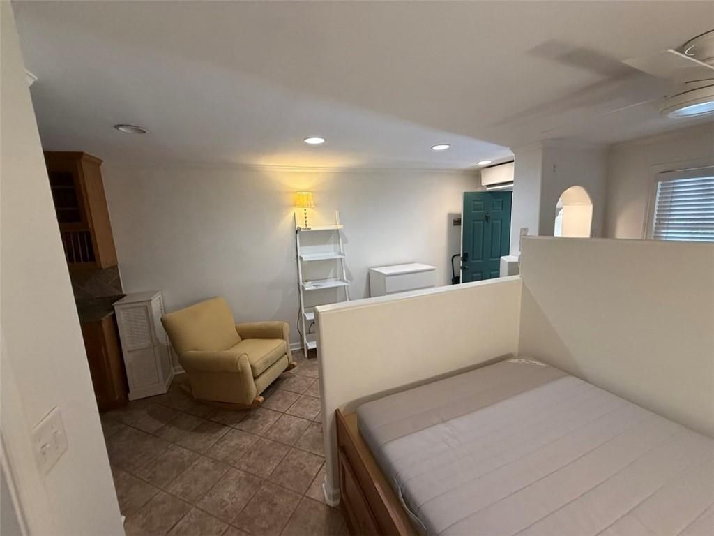 Building Photo - 655 E Campus Rd