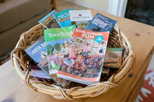 Tour Books - 934 Calle Cortita