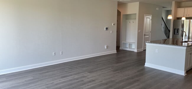 Building Photo - Newly built 5 bedroom home in The Parks