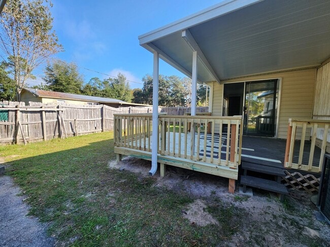 Building Photo - Discounted rent!.. 2 Bed 1 Bath Loaded with XTRA features!