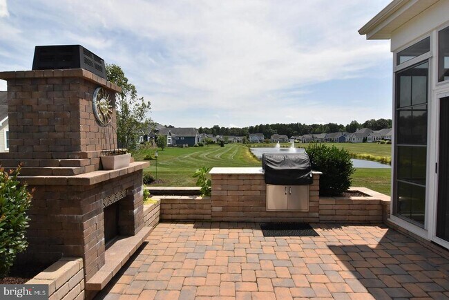 Building Photo - 16058 Rockport Dr