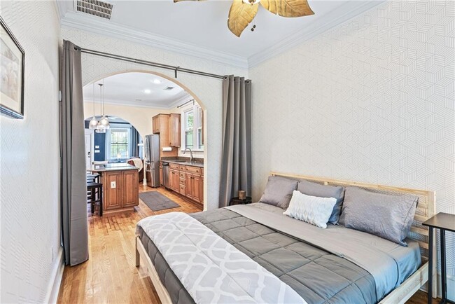 Building Photo - 363 5th St NE