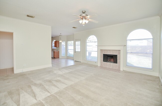 Building Photo - 21210 Woodland Green Dr