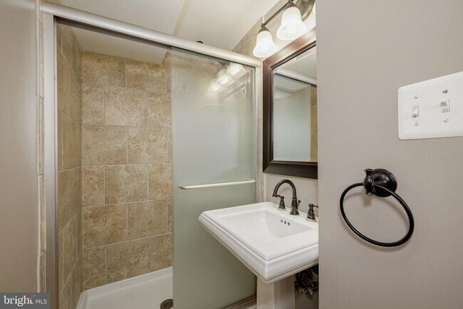 Building Photo - 7710 Green Garland Dr