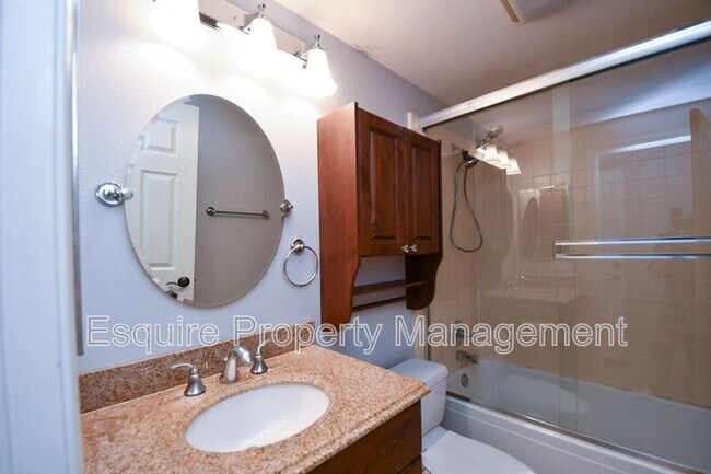Building Photo - 1763 Alta Vista Pl