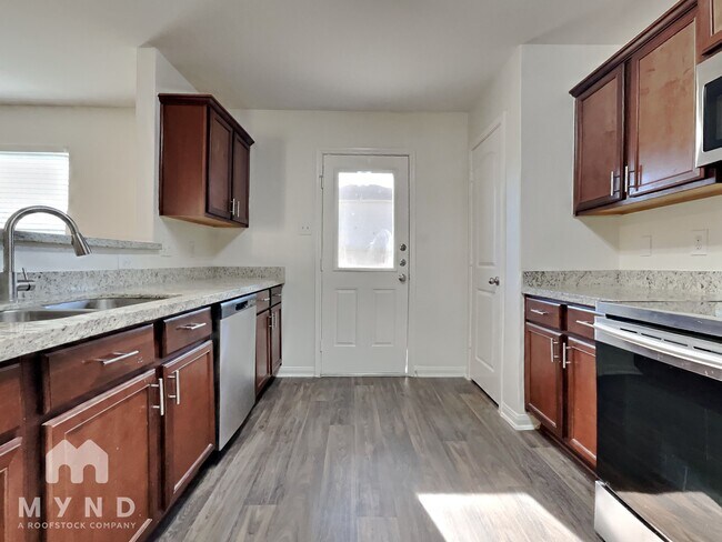 Building Photo - 6110 Coral Cv Rd