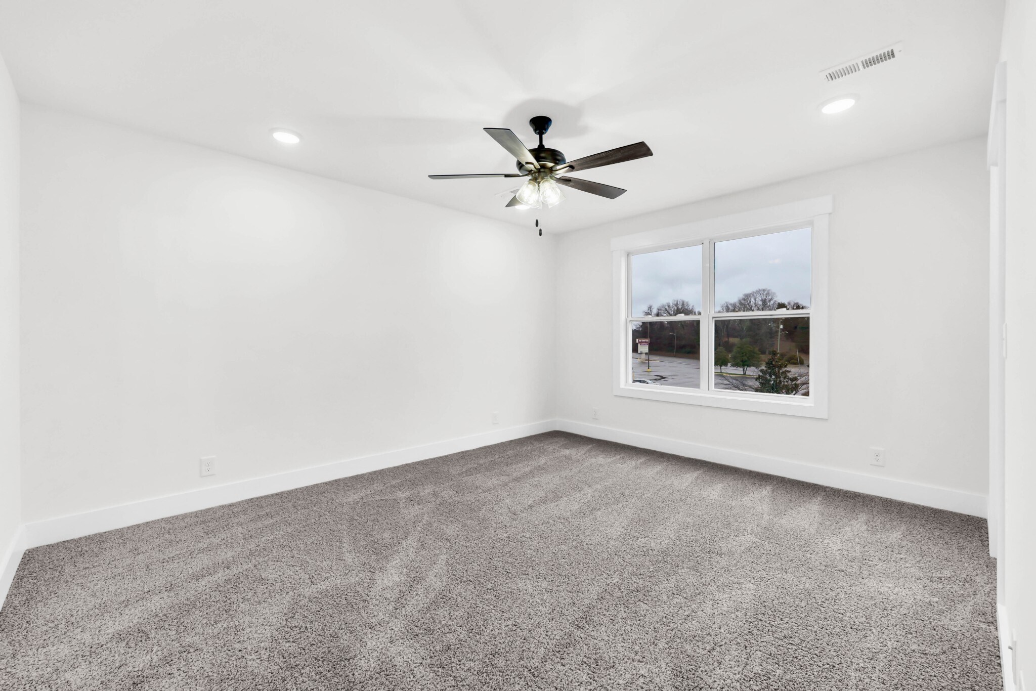 Building Photo - 180 Clay Ridge Dr