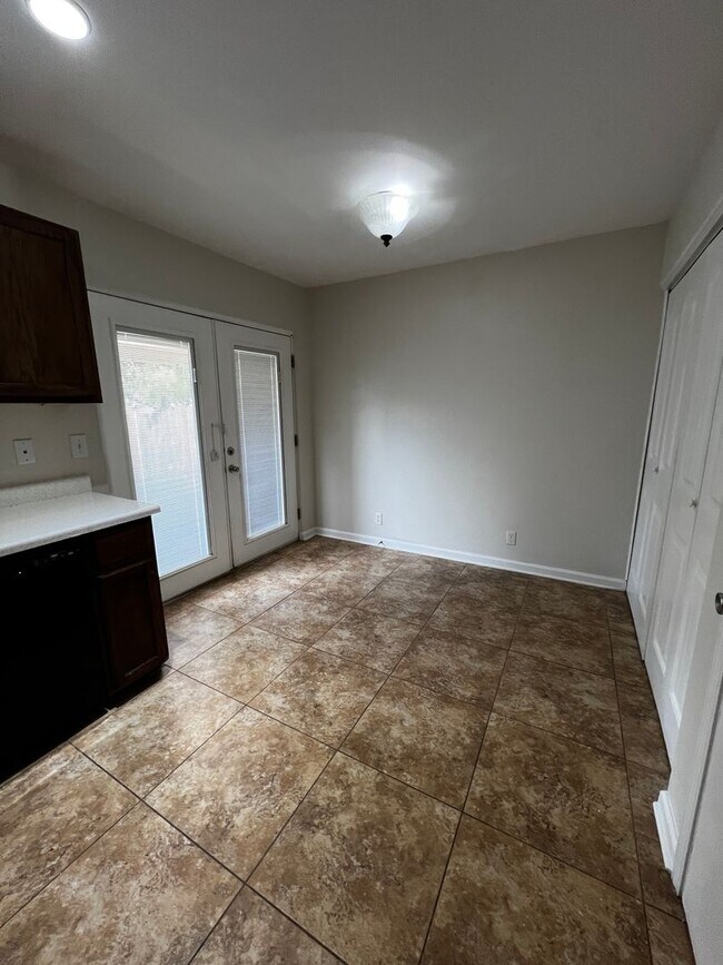 Building Photo - 1026 Fabulous Dr