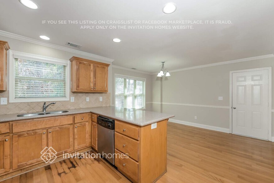 Building Photo - 680 Herring Rd