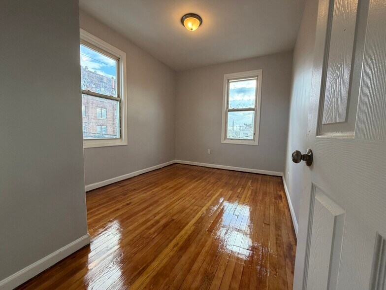 Building Photo - 49 Lembeck Ave