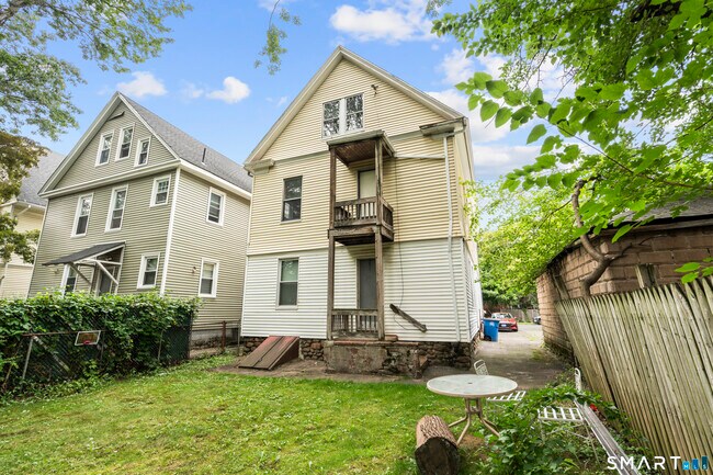 Building Photo - 144 Gilbert Ave